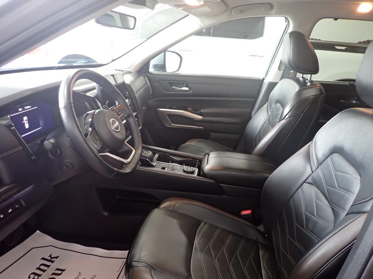 2024 Nissan Pathfinder Platinum 4WD LEATHER NAVI SUNROOF 7 PASS Listowel ON