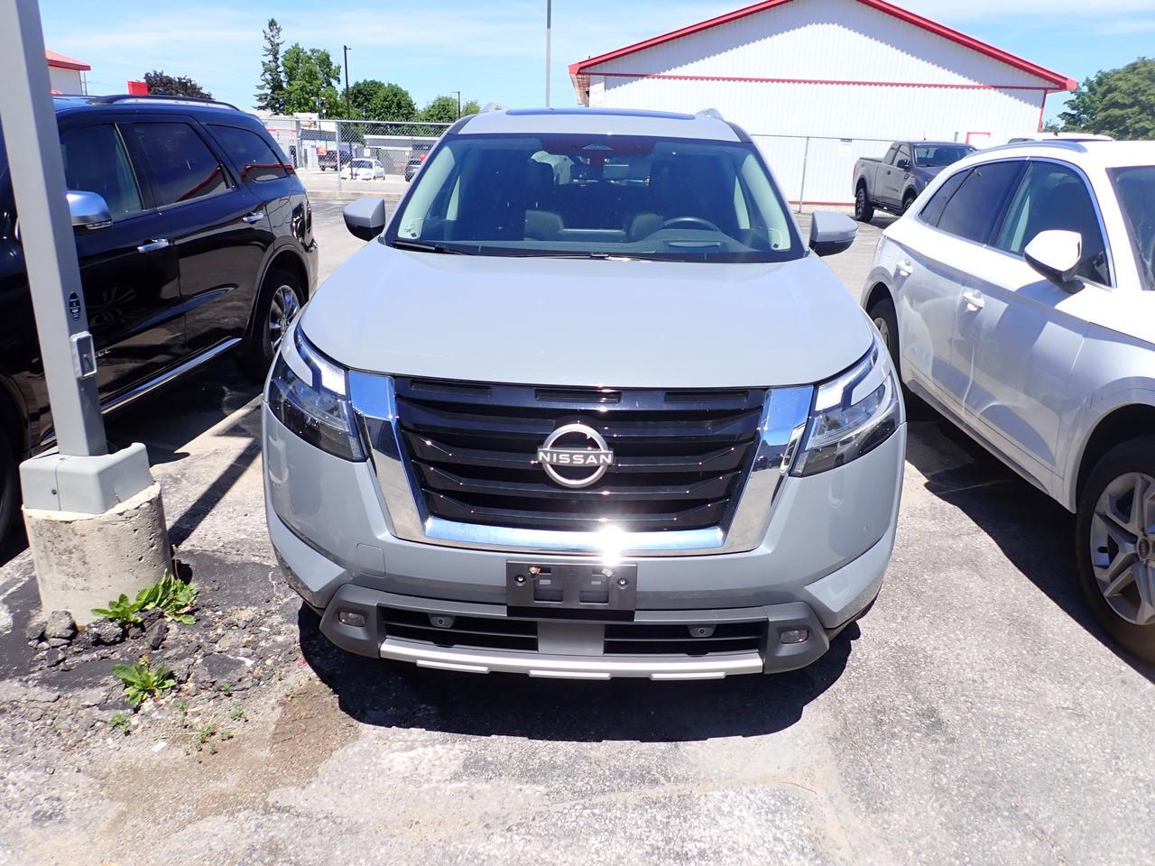 2024 Nissan Pathfinder Platinum 4WD Listowel ON
