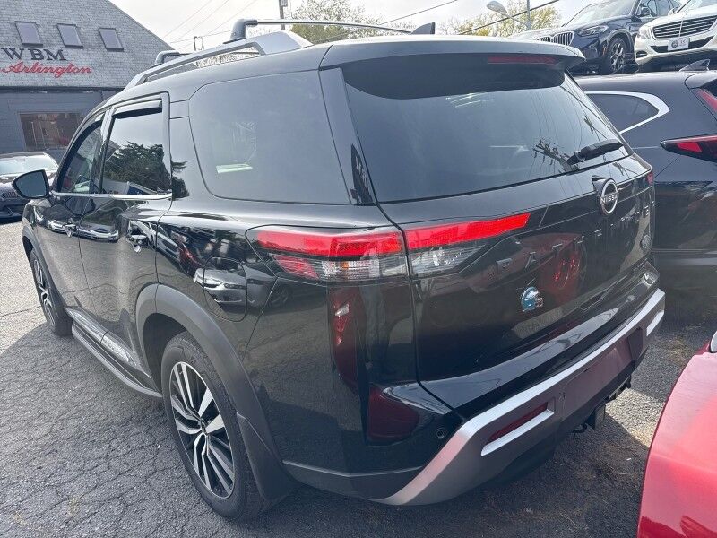 2024 Nissan Pathfinder Platinum AWD w/ Platinum Captain Chairs Package Arlington VA