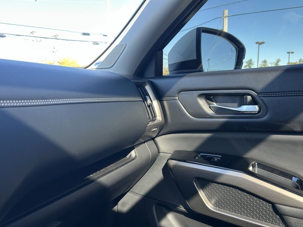 2024 Nissan Pathfinder Platinum Crestwood KY