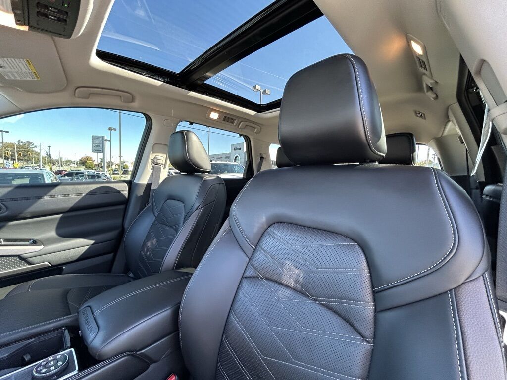 2024 Nissan Pathfinder Platinum Crestwood KY