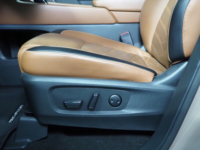 2024 Nissan Pathfinder Platinum *HEADS-UP DISPLAY, NAVIGATION, ADAPTIVE CRUISE, SAFETY ALERTS, 360 VIEW CAMERAS, COLOR TOUCHSCREEN, PANORAMA MOONROOF, LEATHER, CLIMATE SEATS, HEATED STEERING, 2ND ROW CAPTAIN'S, BOSE, WIRELESS CHARGING, ANDROID & APPLE Round Rock TX