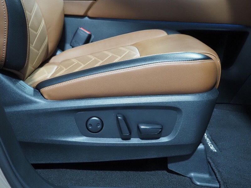 2024 Nissan Pathfinder Platinum *HEADS-UP DISPLAY, NAVIGATION, ADAPTIVE CRUISE, SAFETY ALERTS, 360 VIEW CAMERAS, COLOR TOUCHSCREEN, PANORAMA MOONROOF, LEATHER, CLIMATE SEATS, HEATED STEERING, 2ND ROW CAPTAIN'S, BOSE, WIRELESS CHARGING, ANDROID & APPLE Round Rock TX