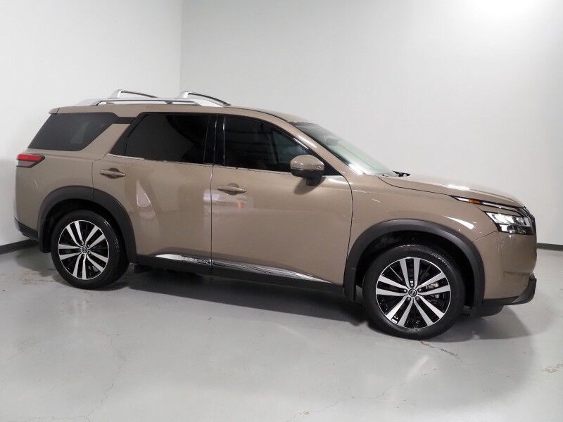 2024 Nissan Pathfinder Platinum *HEADS-UP DISPLAY, NAVIGATION, ADAPTIVE CRUISE, SAFETY ALERTS, 360 VIEW CAMERAS, COLOR TOUCHSCREEN, PANORAMA MOONROOF, LEATHER, CLIMATE SEATS, HEATED STEERING, 2ND ROW CAPTAIN'S, BOSE, WIRELESS CHARGING, ANDROID & APPLE