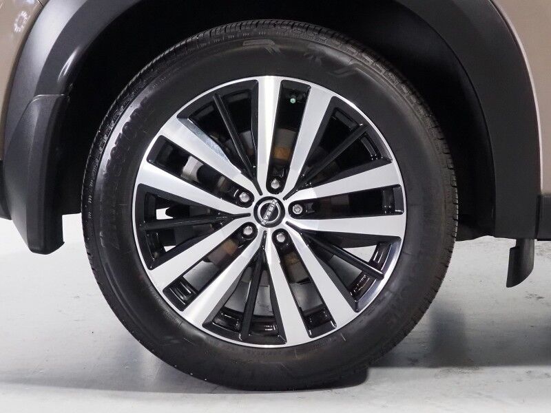 2024 Nissan Pathfinder Platinum *HEADS-UP DISPLAY, NAVIGATION, PROPILOT ASSIST, ADAPTIVE CRUISE, SAFETY ALERTS, 360 VIEW CAMERAS, PANORAMA MOONROOF, SEMI-ANILINE LEATHER, HEATED SEATS/STEERING, 2ND ROW CAPTAIN'S, REMOTE START, BOSE, WIRELESS CHARGING Round Rock TX