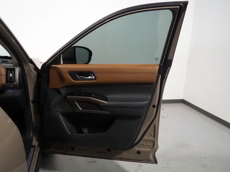 2024 Nissan Pathfinder Platinum *HEADS-UP DISPLAY, NAVIGATION, PROPILOT ASSIST, ADAPTIVE CRUISE, SAFETY ALERTS, 360 VIEW CAMERAS, PANORAMA MOONROOF, SEMI-ANILINE LEATHER, HEATED SEATS/STEERING, 2ND ROW CAPTAIN'S, REMOTE START, BOSE, WIRELESS CHARGING Round Rock TX