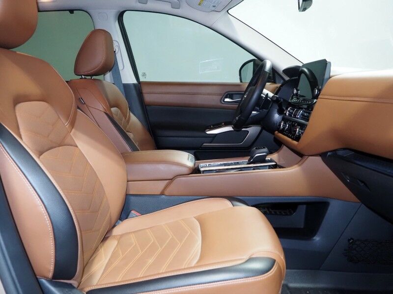 2024 Nissan Pathfinder Platinum *HEADS-UP DISPLAY, NAVIGATION, PROPILOT ASSIST, ADAPTIVE CRUISE, SAFETY ALERTS, 360 VIEW CAMERAS, PANORAMA MOONROOF, SEMI-ANILINE LEATHER, HEATED SEATS/STEERING, 2ND ROW CAPTAIN'S, REMOTE START, BOSE, WIRELESS CHARGING Round Rock TX