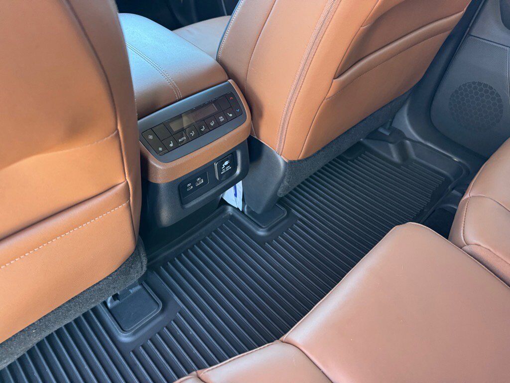 2024 Nissan Pathfinder Platinum Johnson City TN