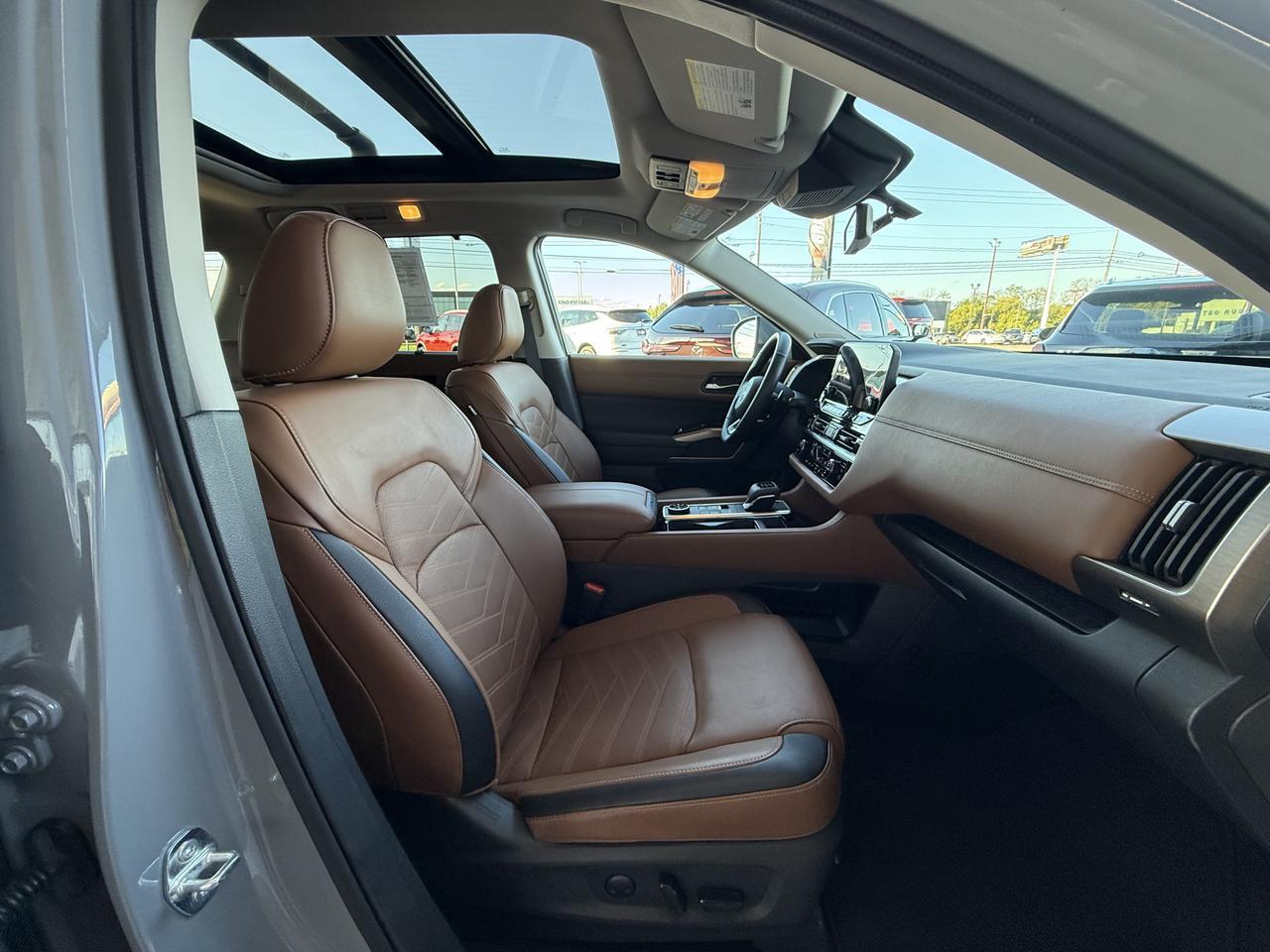 2024 Nissan Pathfinder Platinum Knoxville TN