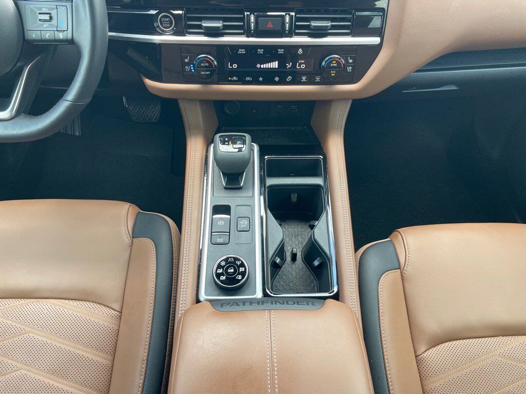 2024 Nissan Pathfinder Platinum Oak Ridge TN