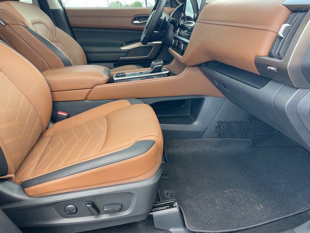 2024 Nissan Pathfinder Platinum Oak Ridge TN