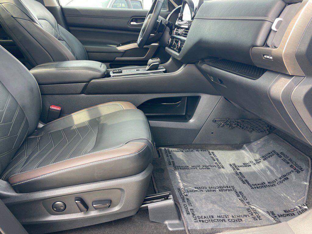 2024 Nissan Pathfinder Platinum Oak Ridge TN