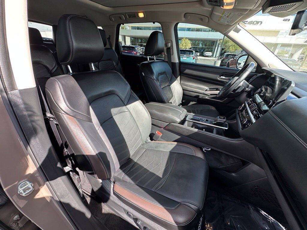 2024 Nissan Pathfinder Platinum Tucson AZ