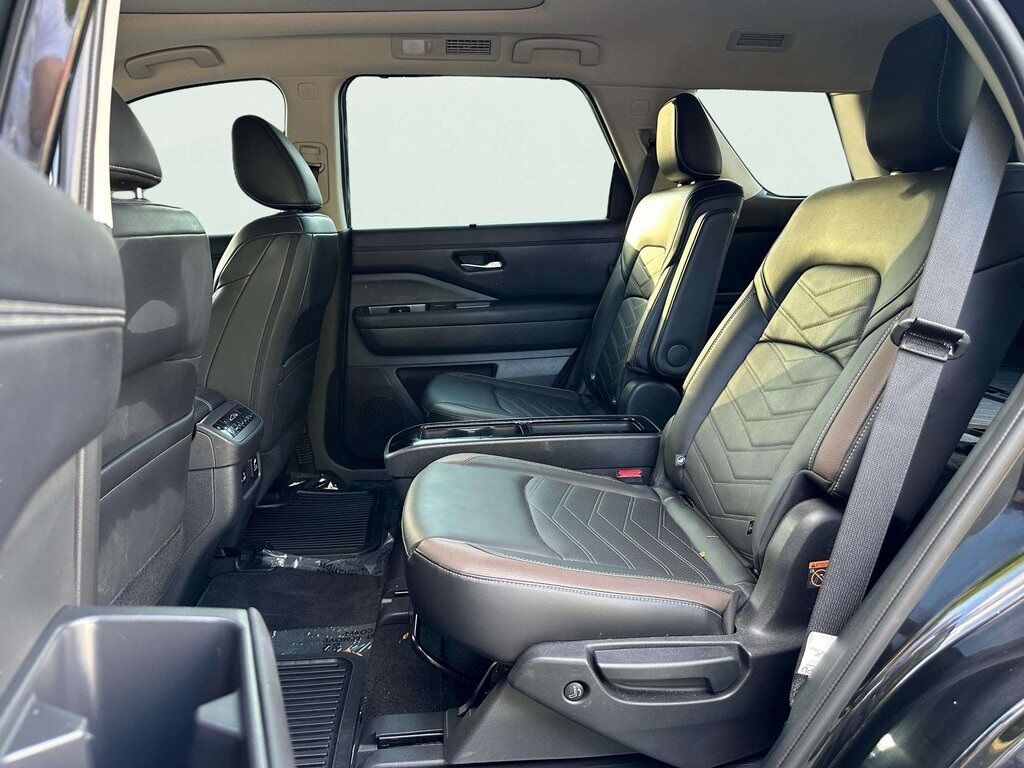 2024 Nissan Pathfinder Platinum W/Captain &amp; Black Appearance Pkg San Clemente CA