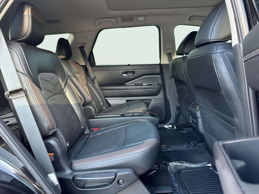2024 Nissan Pathfinder Platinum W/Captain &amp; Black Appearance Pkg San Clemente CA