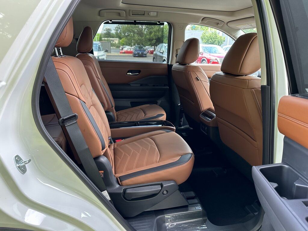 2024 Nissan Pathfinder Platinum w/Platinum Captains Pkg San Clemente CA