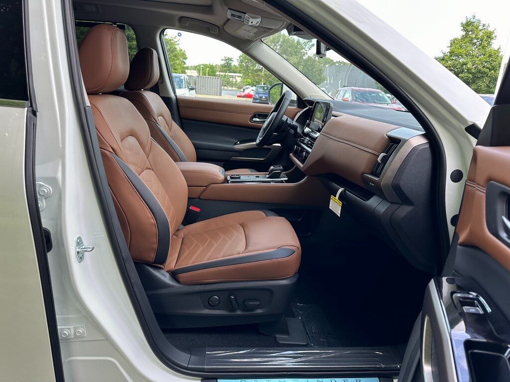 2024 Nissan Pathfinder Platinum w/Platinum Captains Pkg San Clemente CA