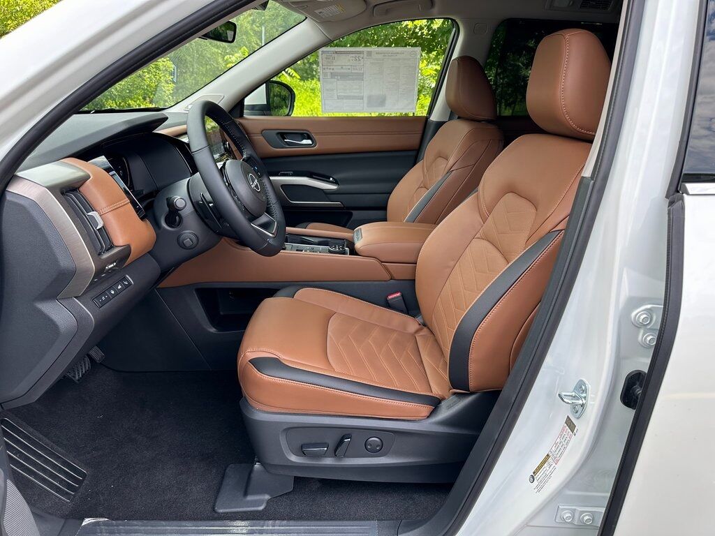 2024 Nissan Pathfinder Platinum w/Platinum Captains Pkg San Clemente CA