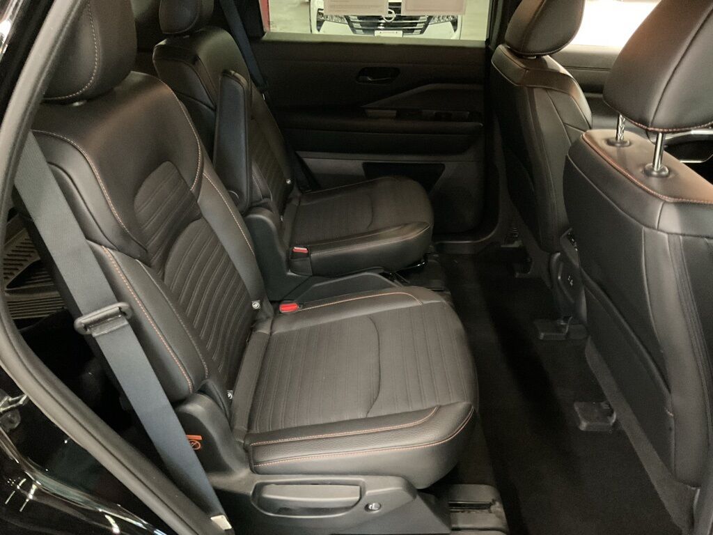 2024 Nissan Pathfinder Rock Creek Duluth MN