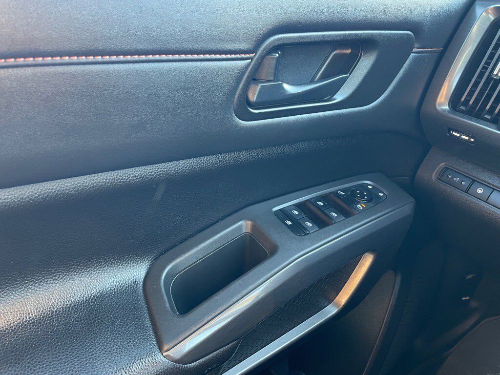 2024 Nissan Pathfinder Rock Creek photo 19