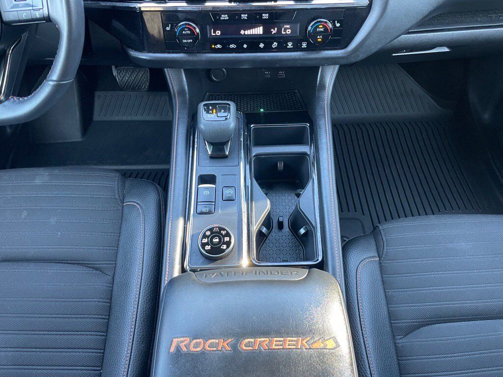 2024 Nissan Pathfinder Rock Creek photo 17