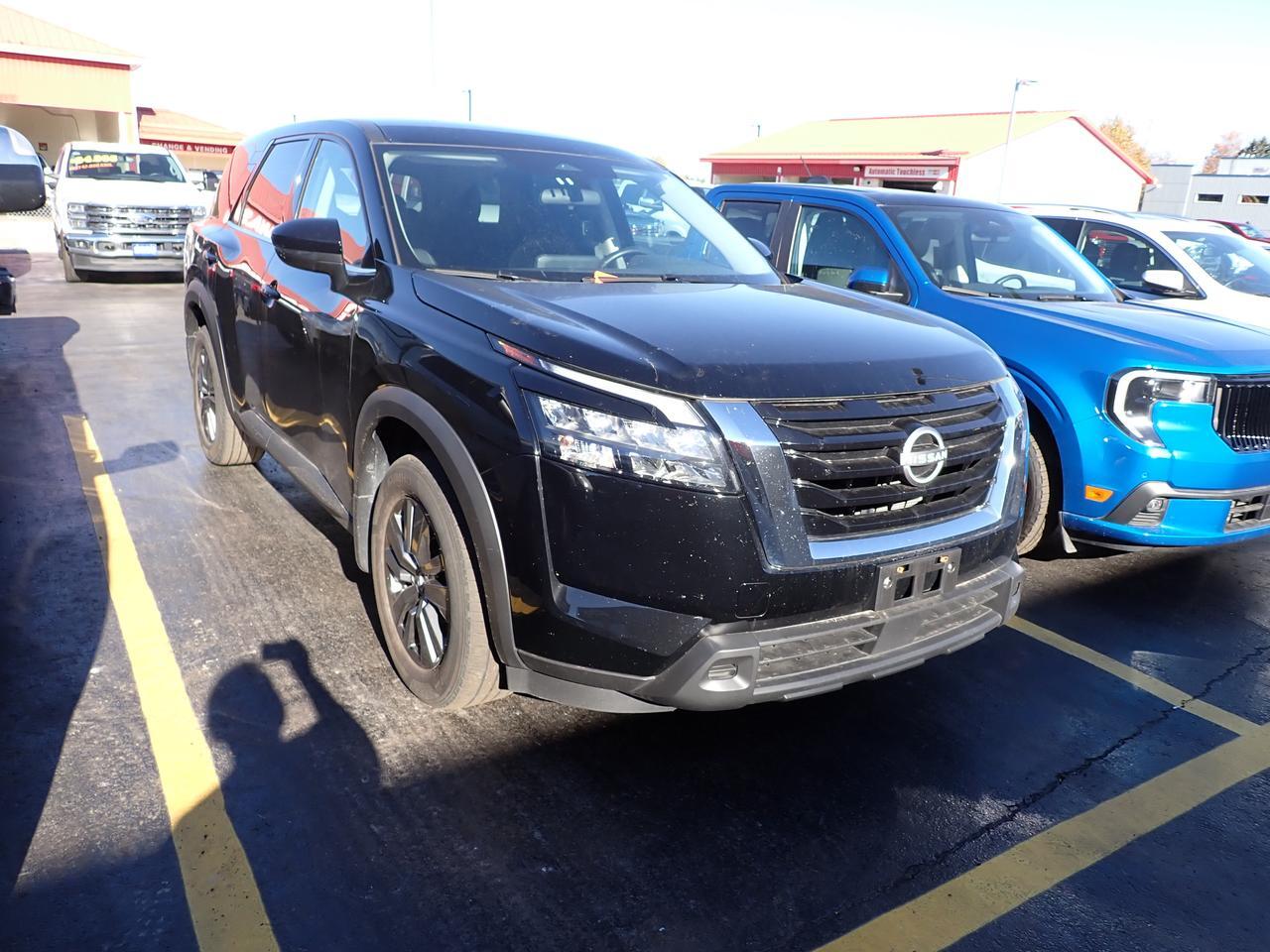 2024 Nissan Pathfinder S AWD 4 DR