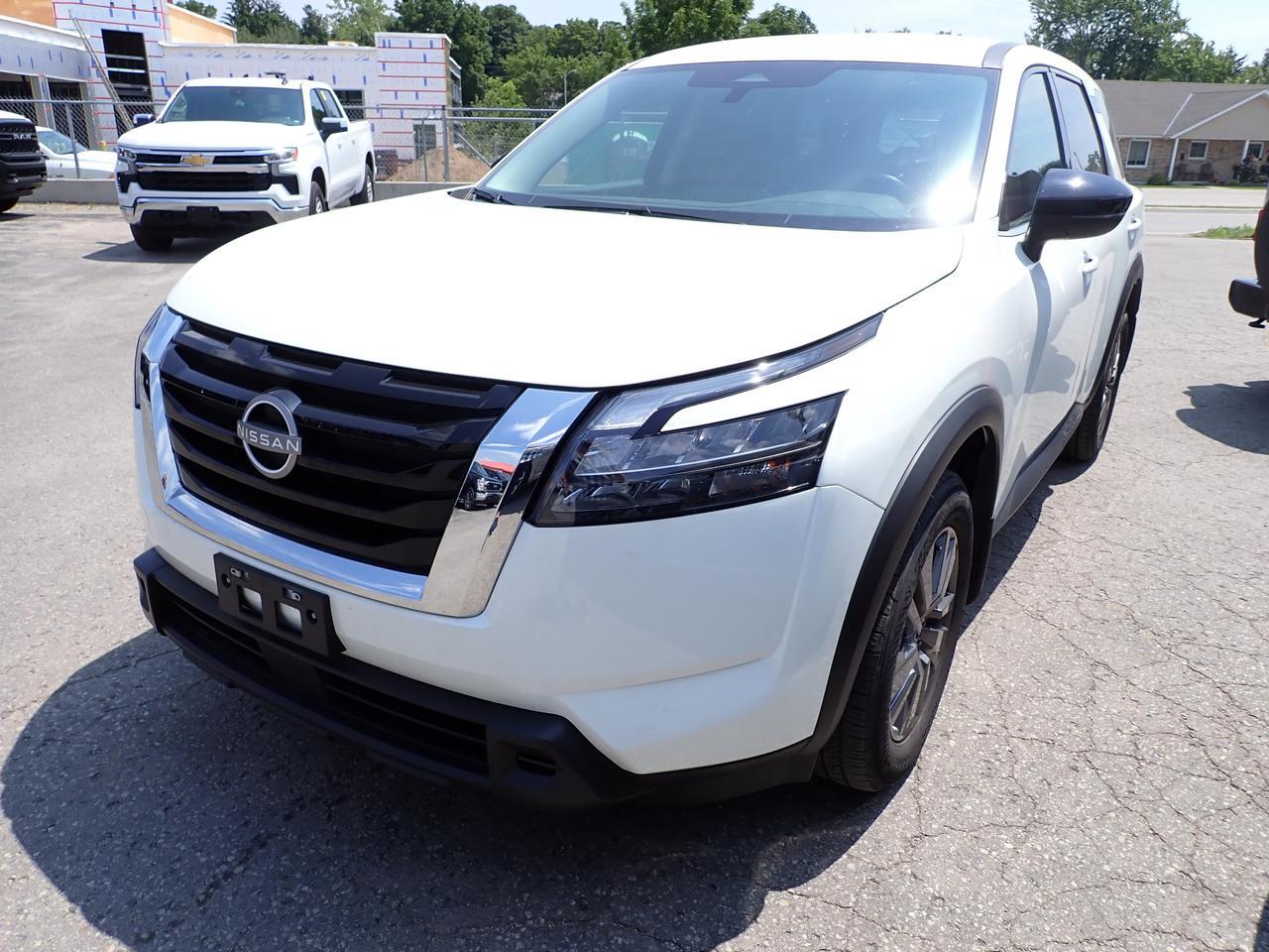 2024 Nissan Pathfinder S AWD 4 DR Listowel ON
