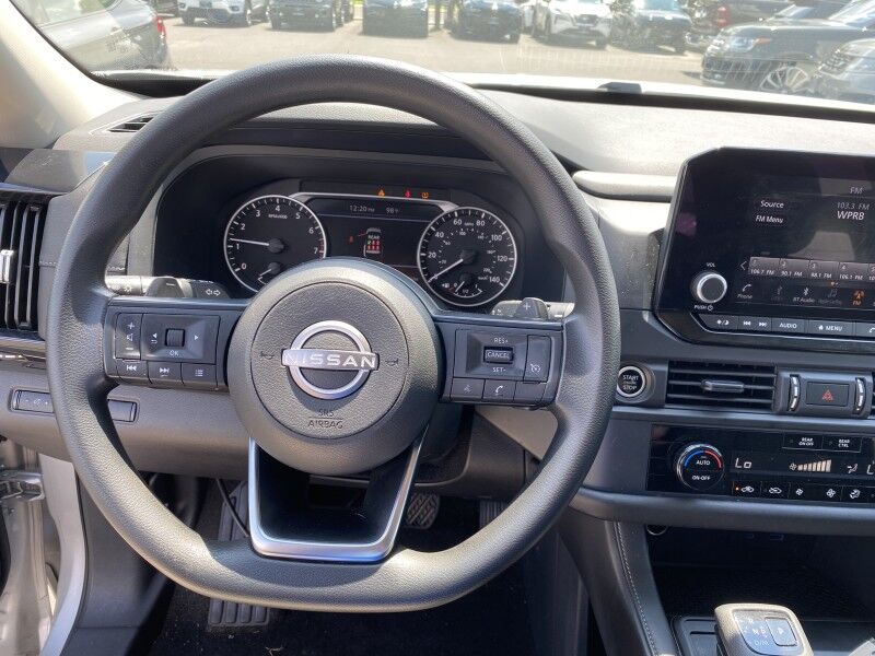 2024 Nissan Pathfinder S