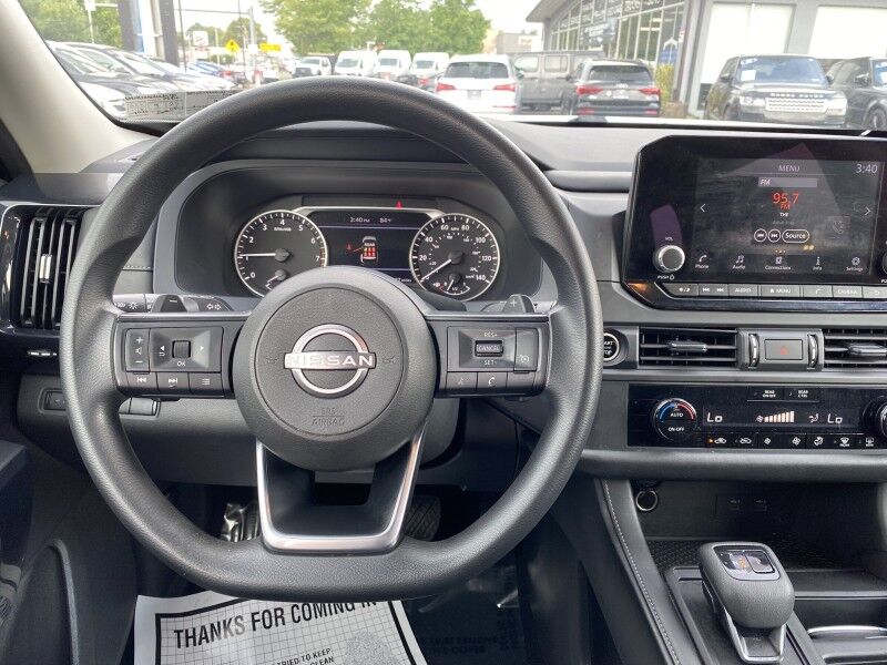 2024 Nissan Pathfinder S