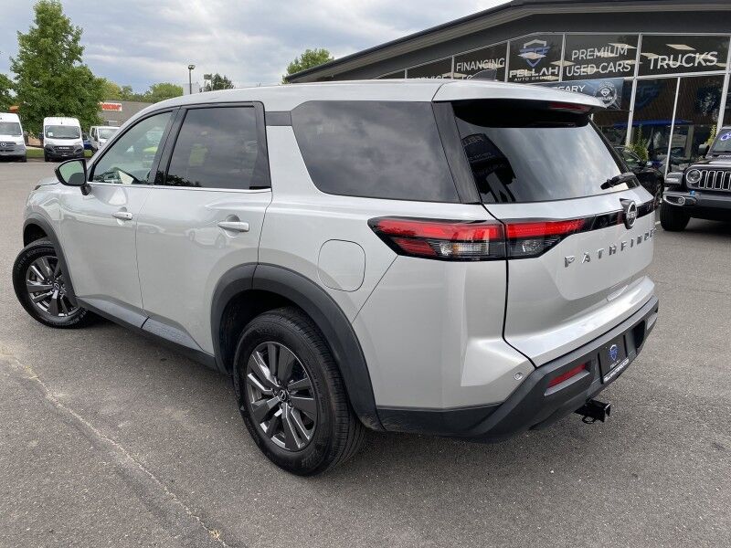 2024 Nissan Pathfinder S