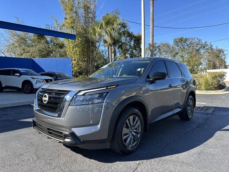2024 Nissan Pathfinder S