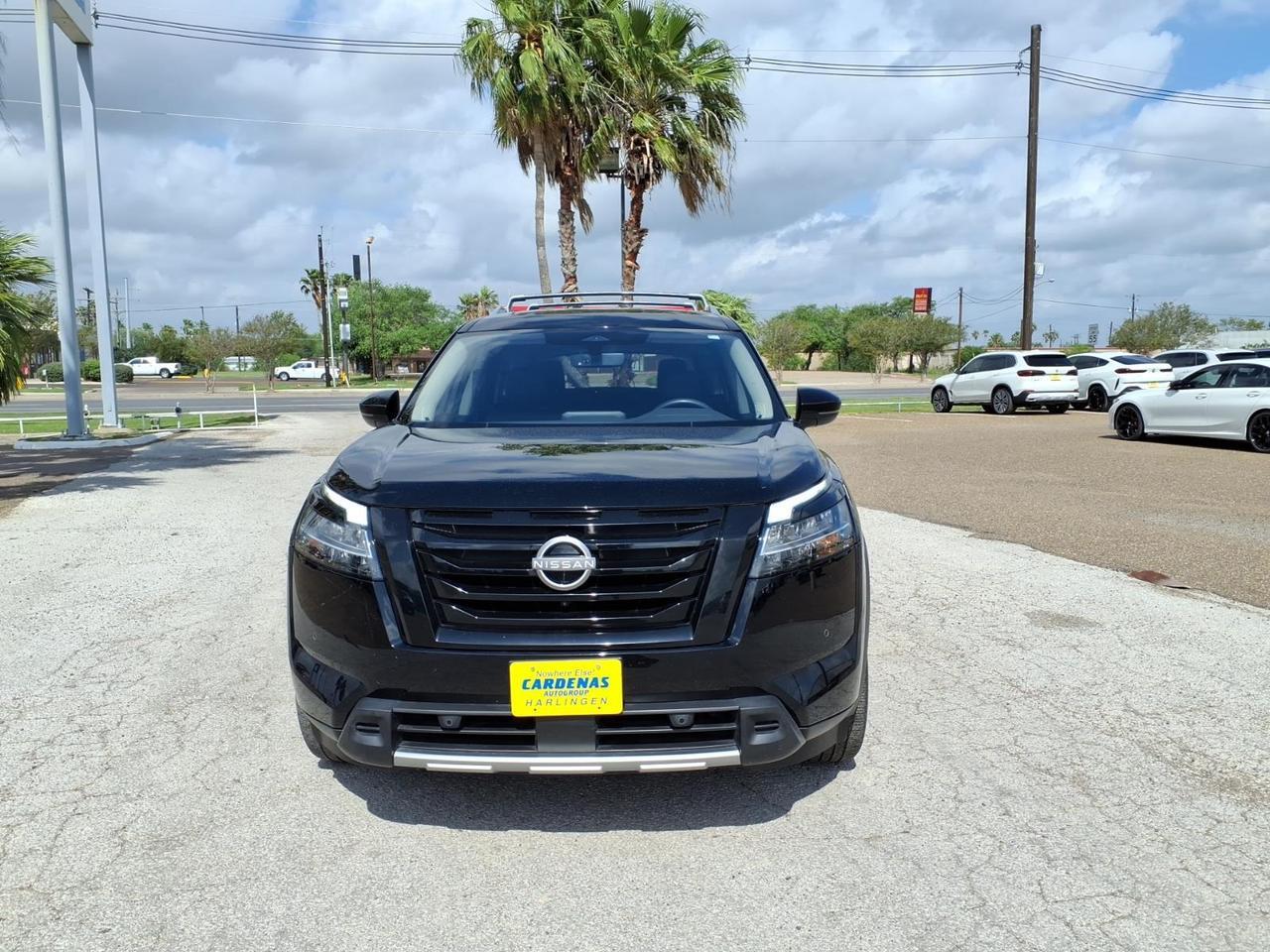 2024 Nissan Pathfinder SL