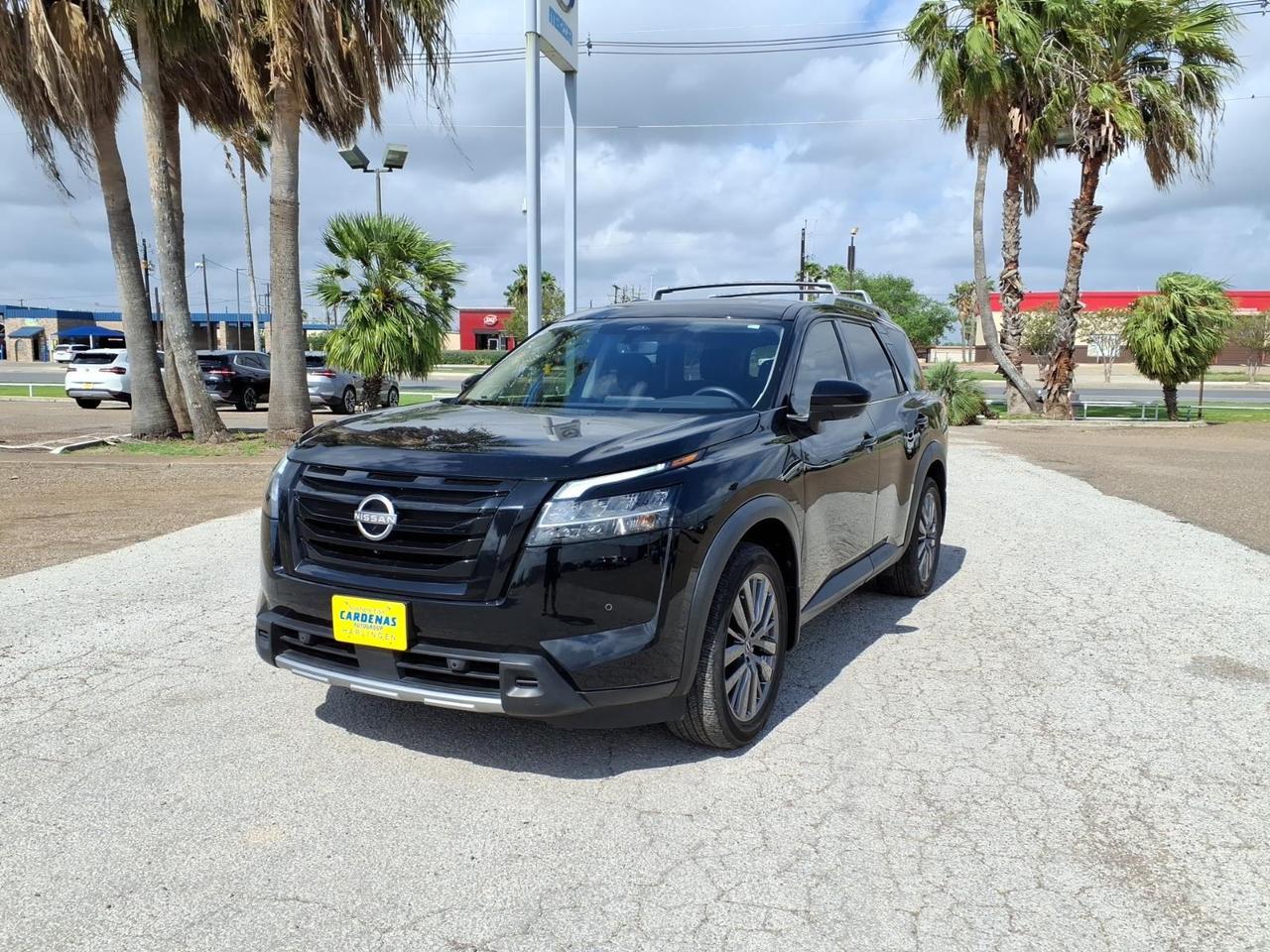 2024 Nissan Pathfinder SL