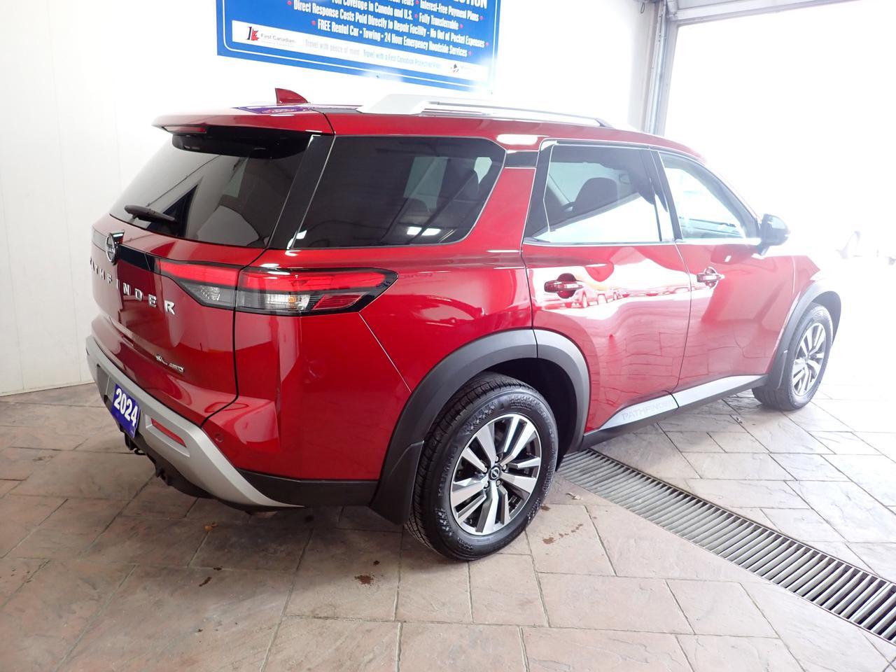 2024 Nissan Pathfinder SL 4WD LEATHER NAVI SUNROOF 8PASS Listowel ON