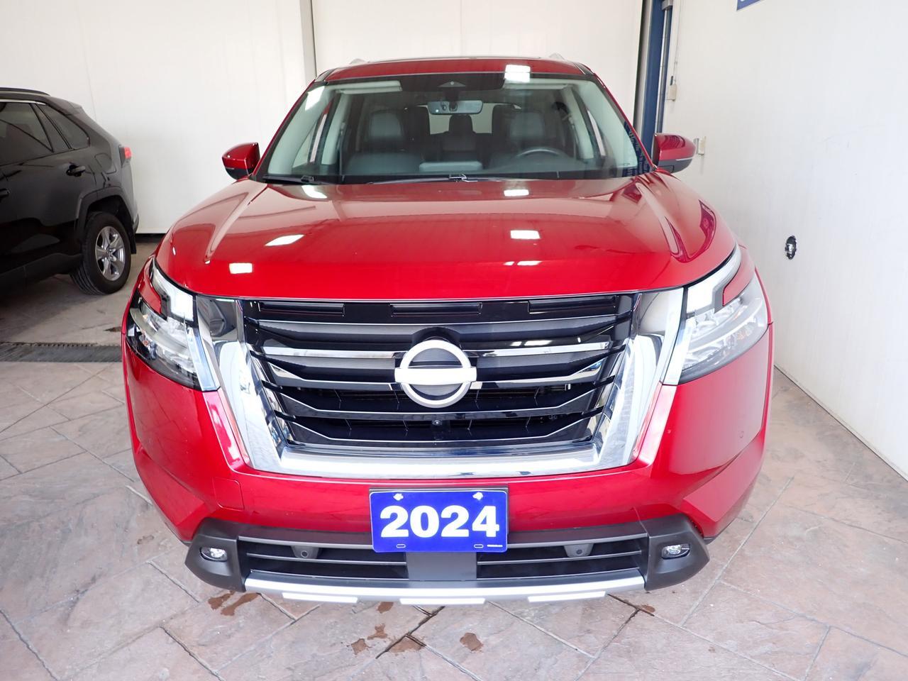 2024 Nissan Pathfinder SL 4WD LEATHER NAVI SUNROOF 8PASS Listowel ON