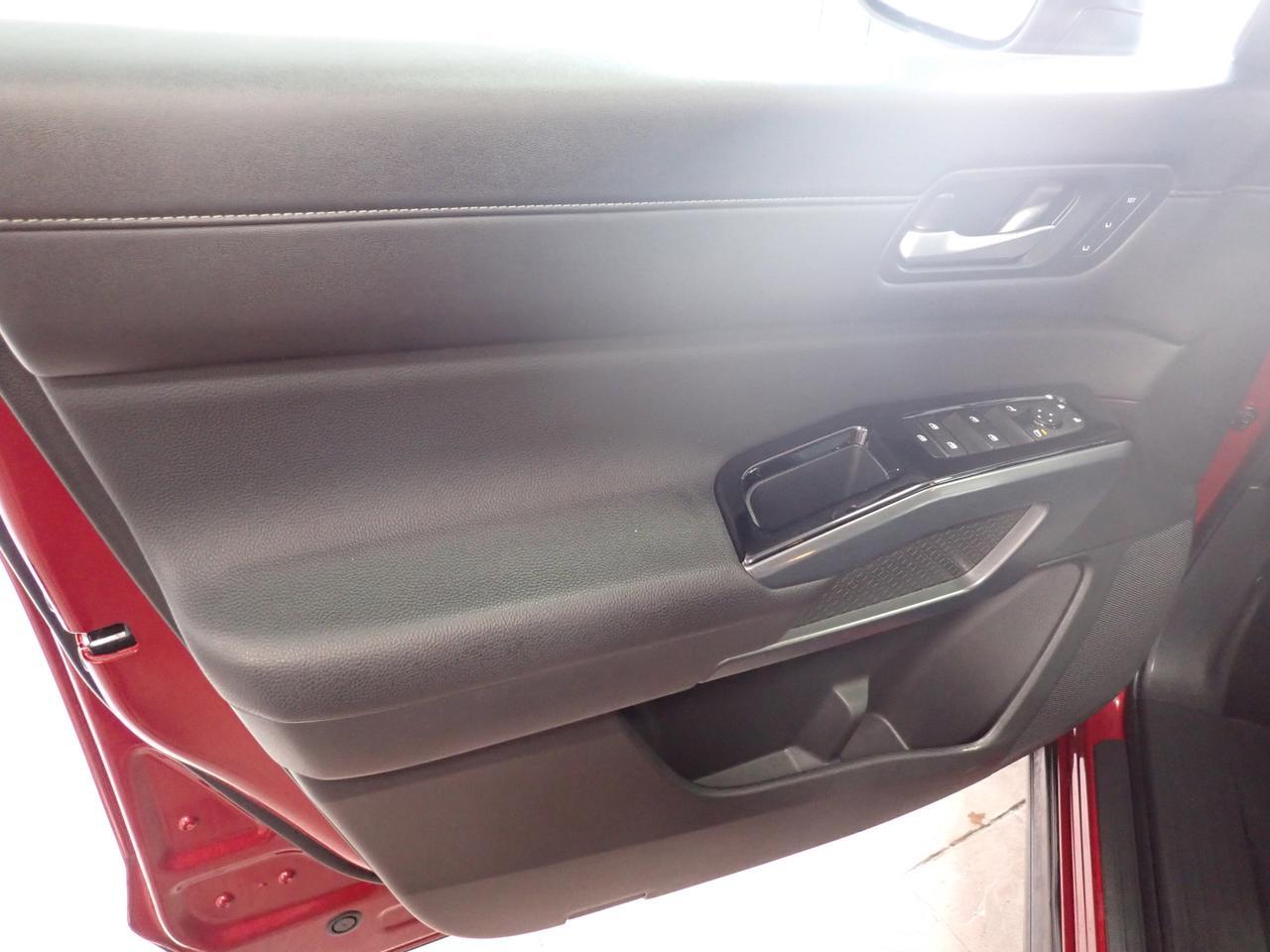 2024 Nissan Pathfinder SL 4WD LEATHER NAVI SUNROOF 8PASS Listowel ON