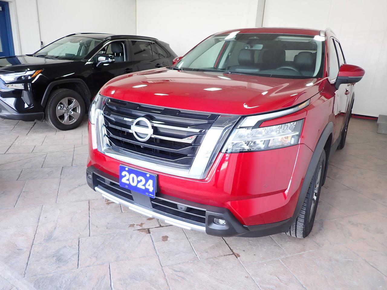 2024 Nissan Pathfinder SL 4WD LEATHER NAVI SUNROOF 8PASS Listowel ON