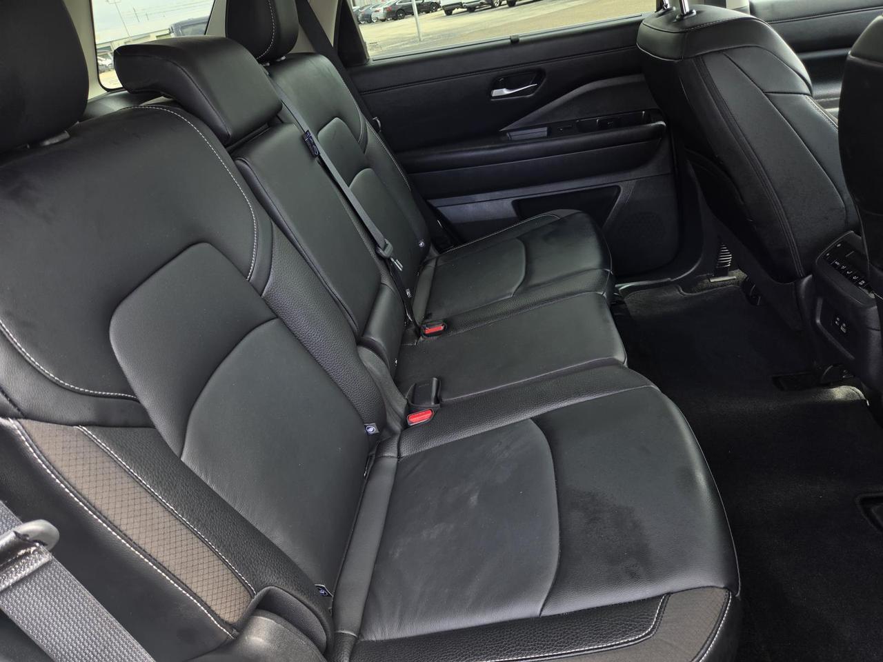 2024 Nissan Pathfinder SL Beeville TX