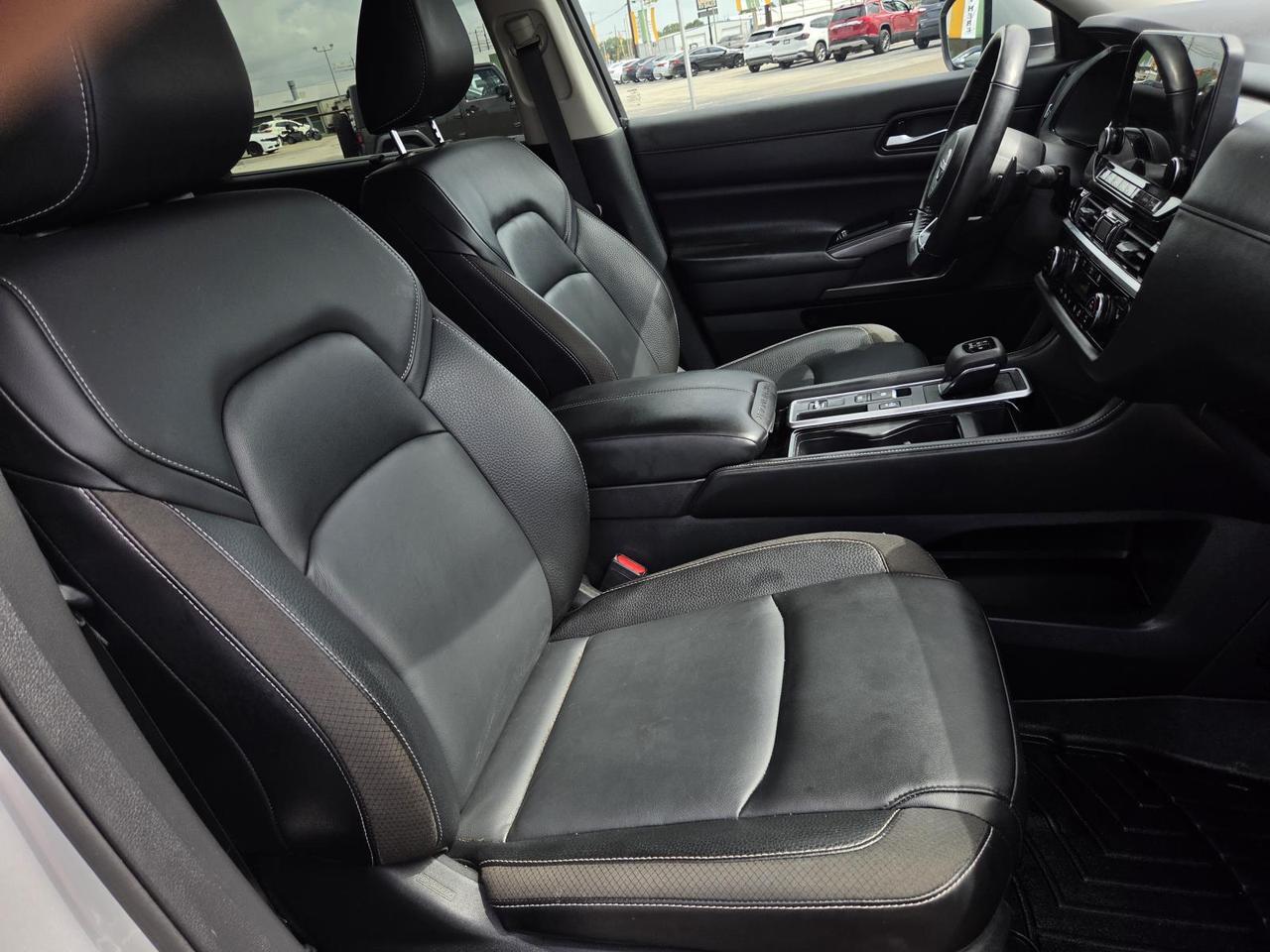 2024 Nissan Pathfinder SL Beeville TX