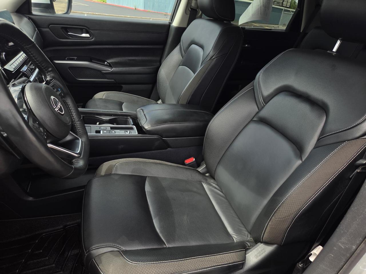 2024 Nissan Pathfinder SL Beeville TX