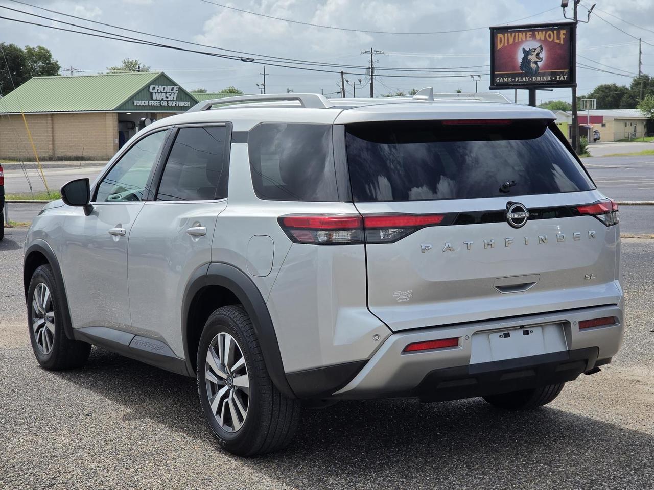 2024 Nissan Pathfinder SL Beeville TX