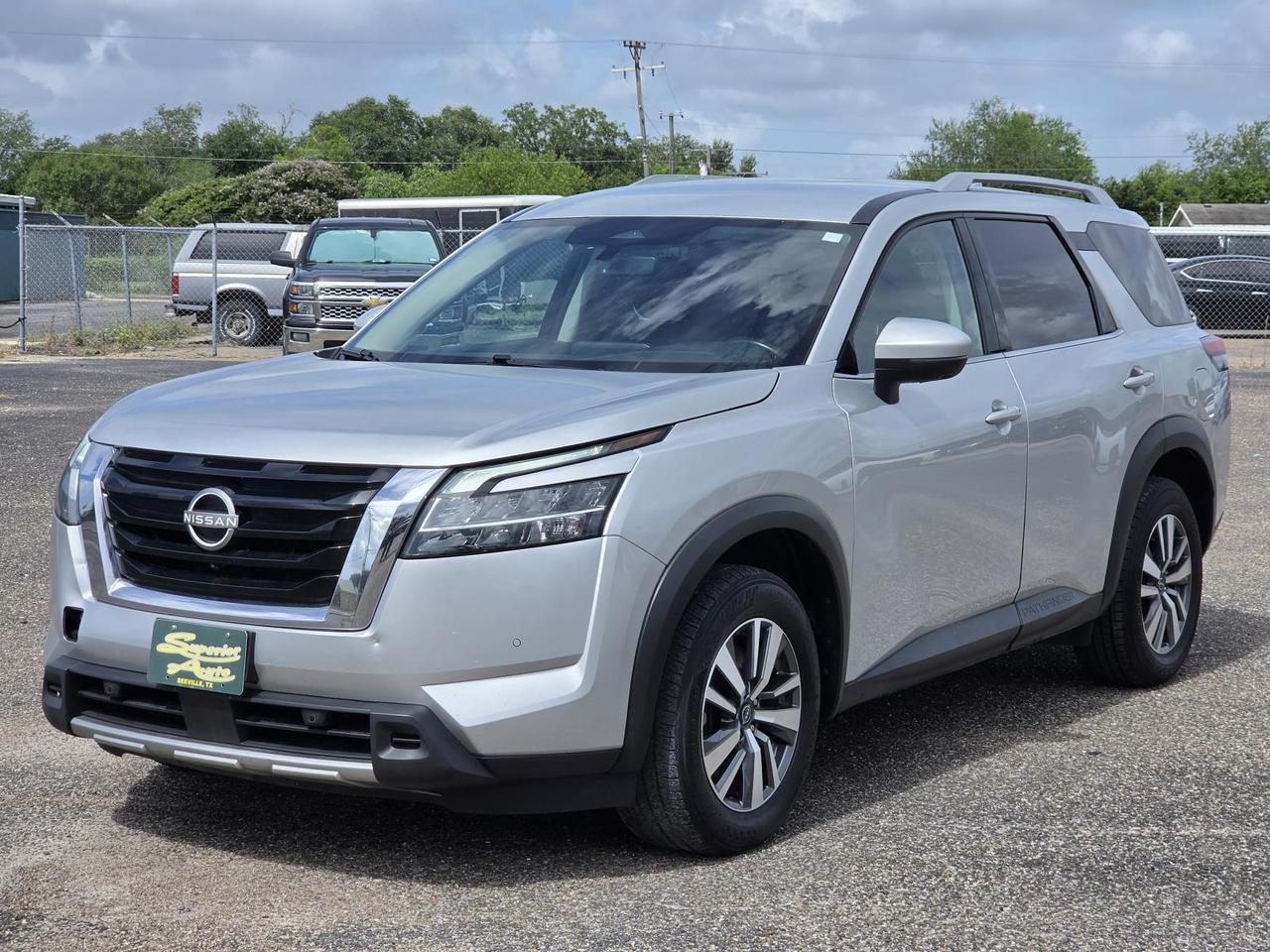 2024 Nissan Pathfinder SL Beeville TX