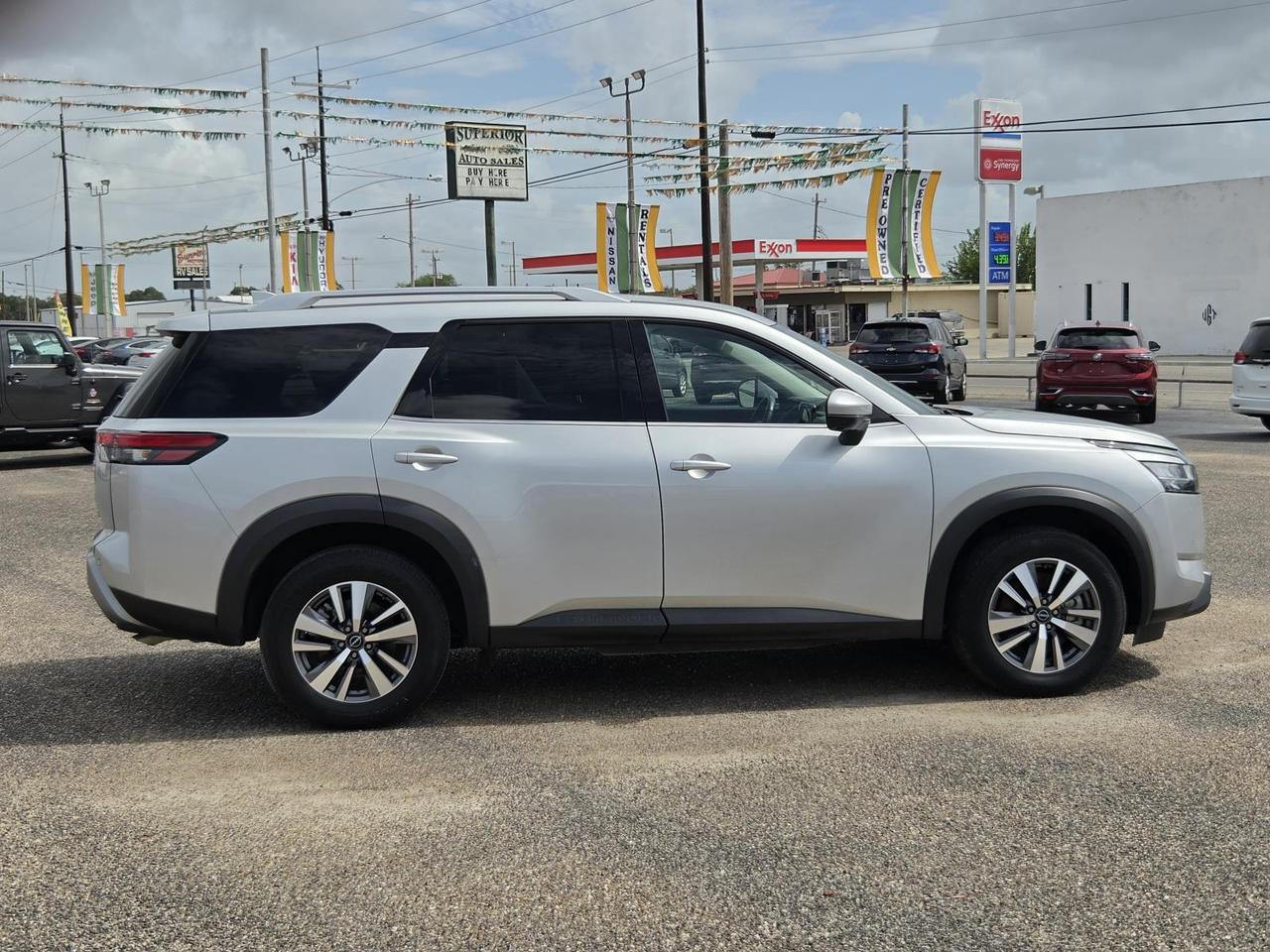 2024 Nissan Pathfinder SL Beeville TX