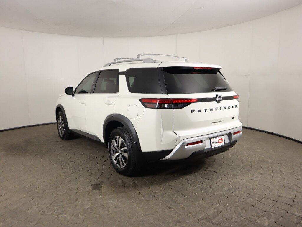 2024 Nissan Pathfinder SL Black Appearance Package Maumee OH