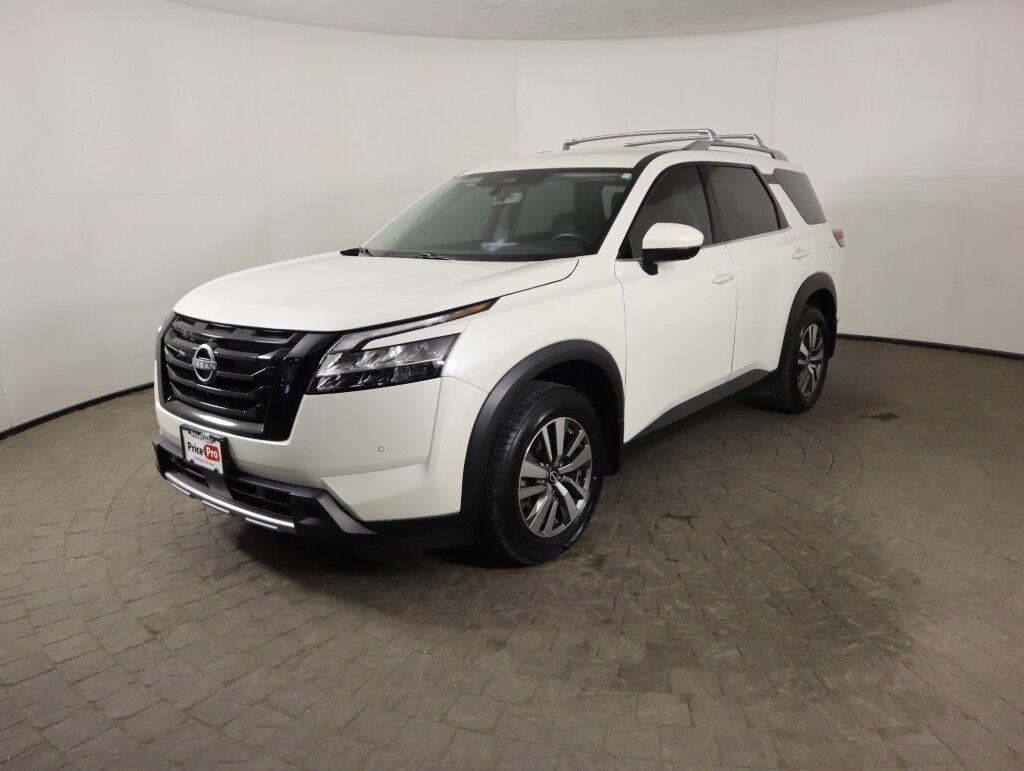 2024 Nissan Pathfinder SL Black Appearance Package Maumee OH