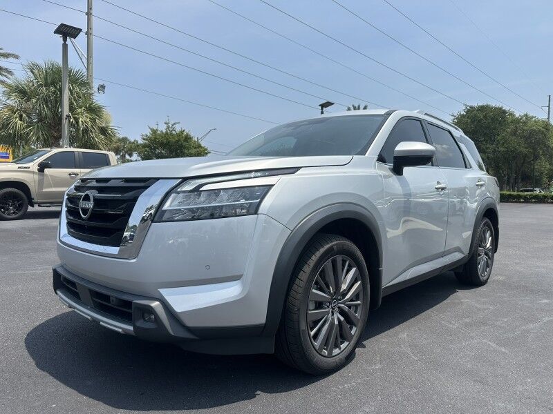 2024 Nissan Pathfinder SL
