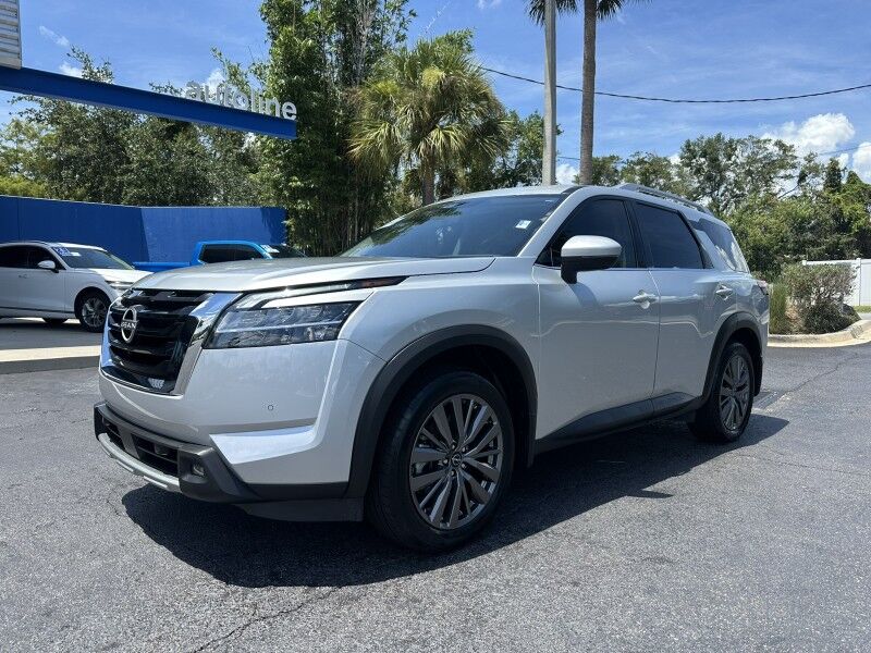 2024 Nissan Pathfinder SL
