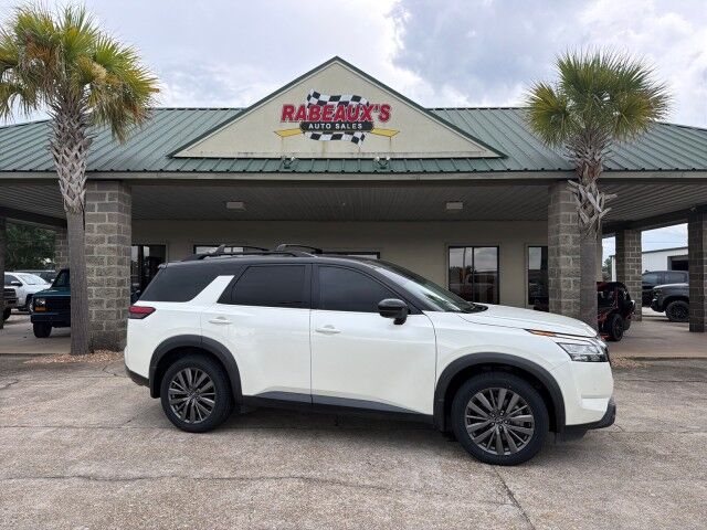 2024 Nissan Pathfinder SL