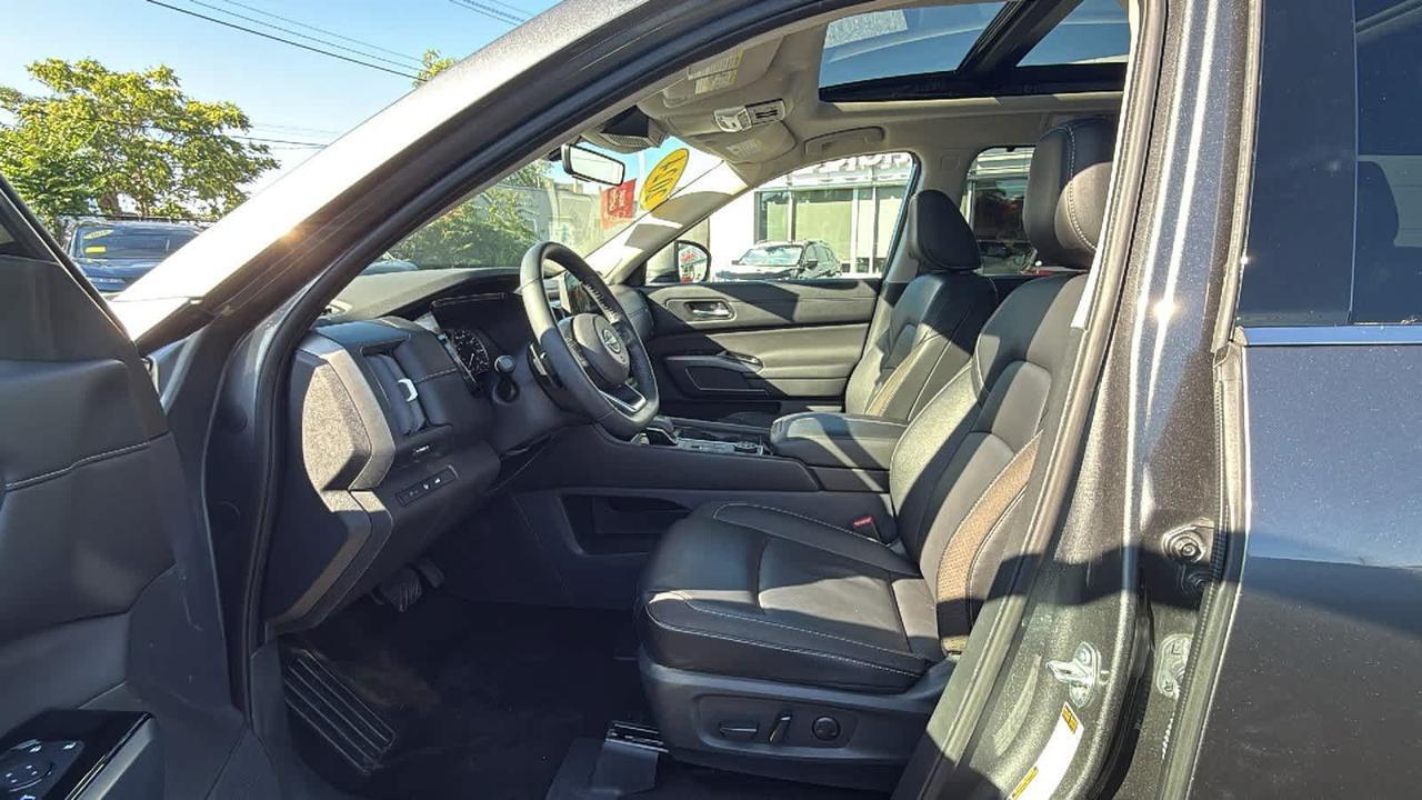 2024 Nissan Pathfinder SL Medford MA