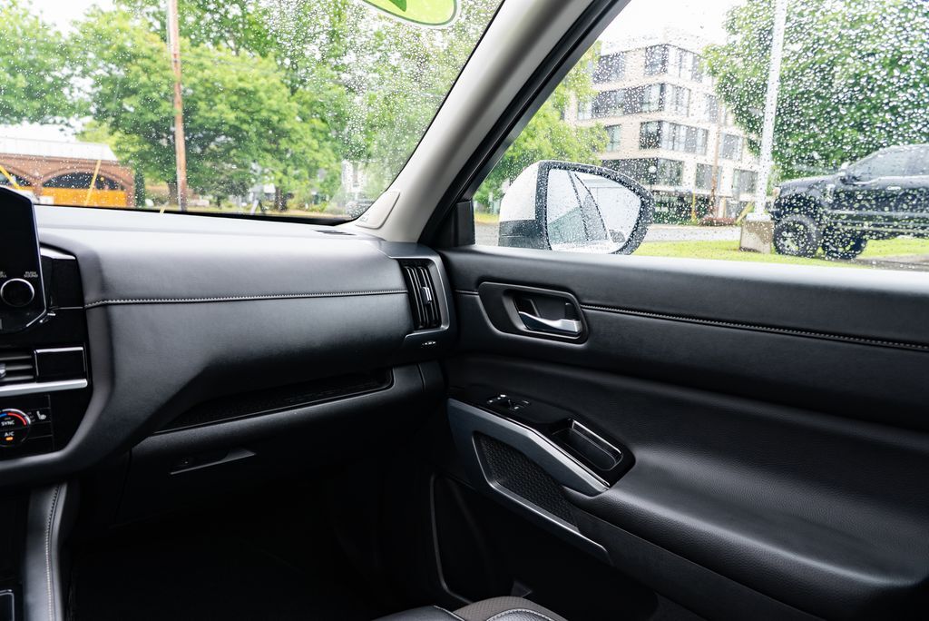 2024 Nissan Pathfinder SL Beaverton OR